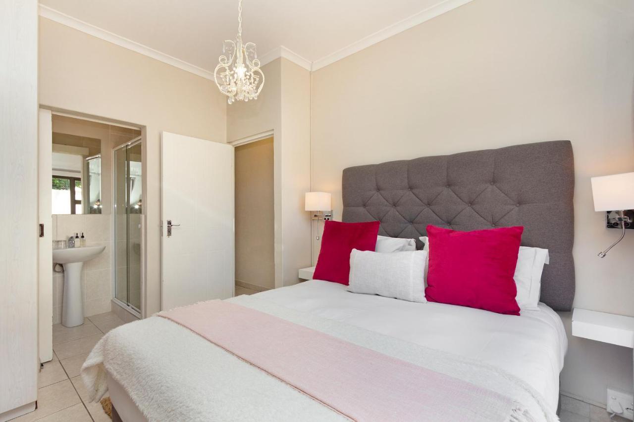 2 On Lismore Guesthouse Tokai Екстер'єр фото