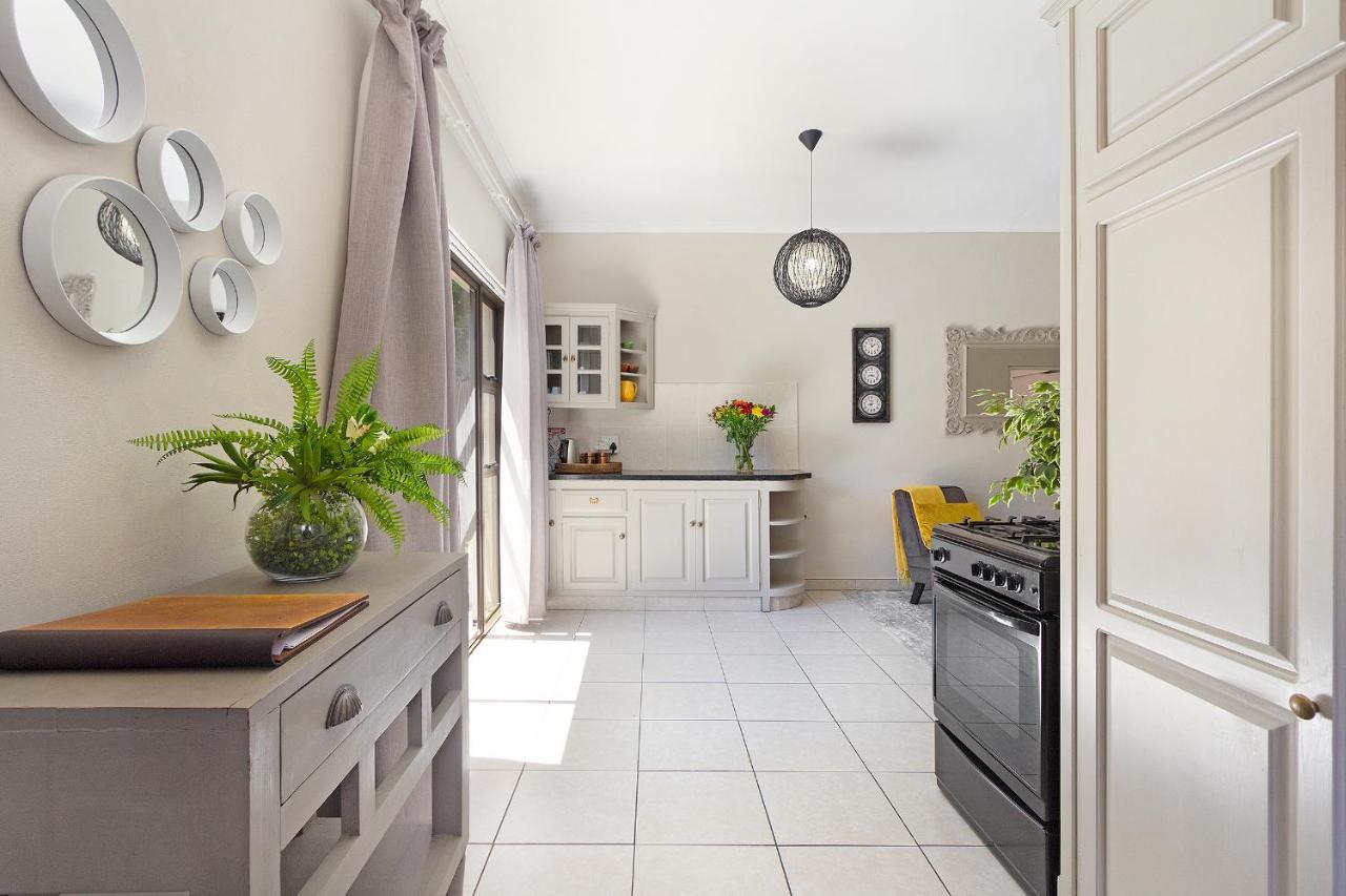 2 On Lismore Guesthouse Tokai Екстер'єр фото