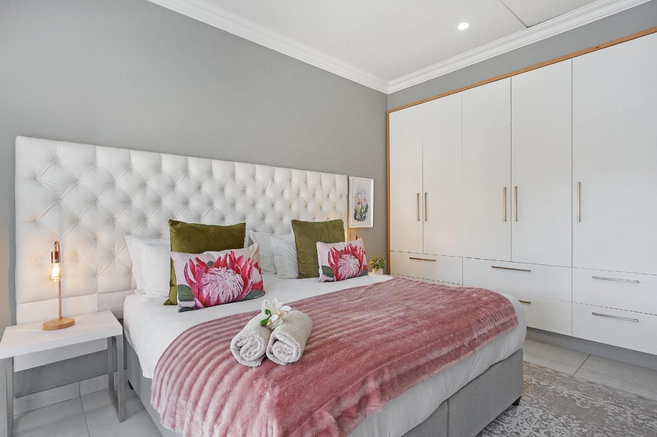 2 On Lismore Guesthouse Tokai Екстер'єр фото
