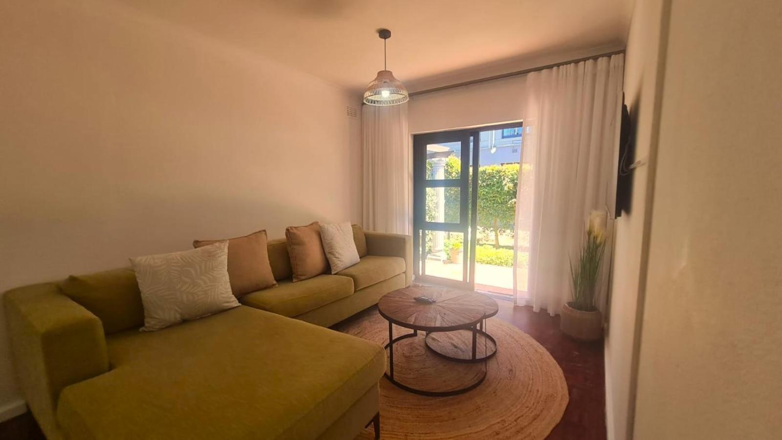2 On Lismore Guesthouse Tokai Екстер'єр фото