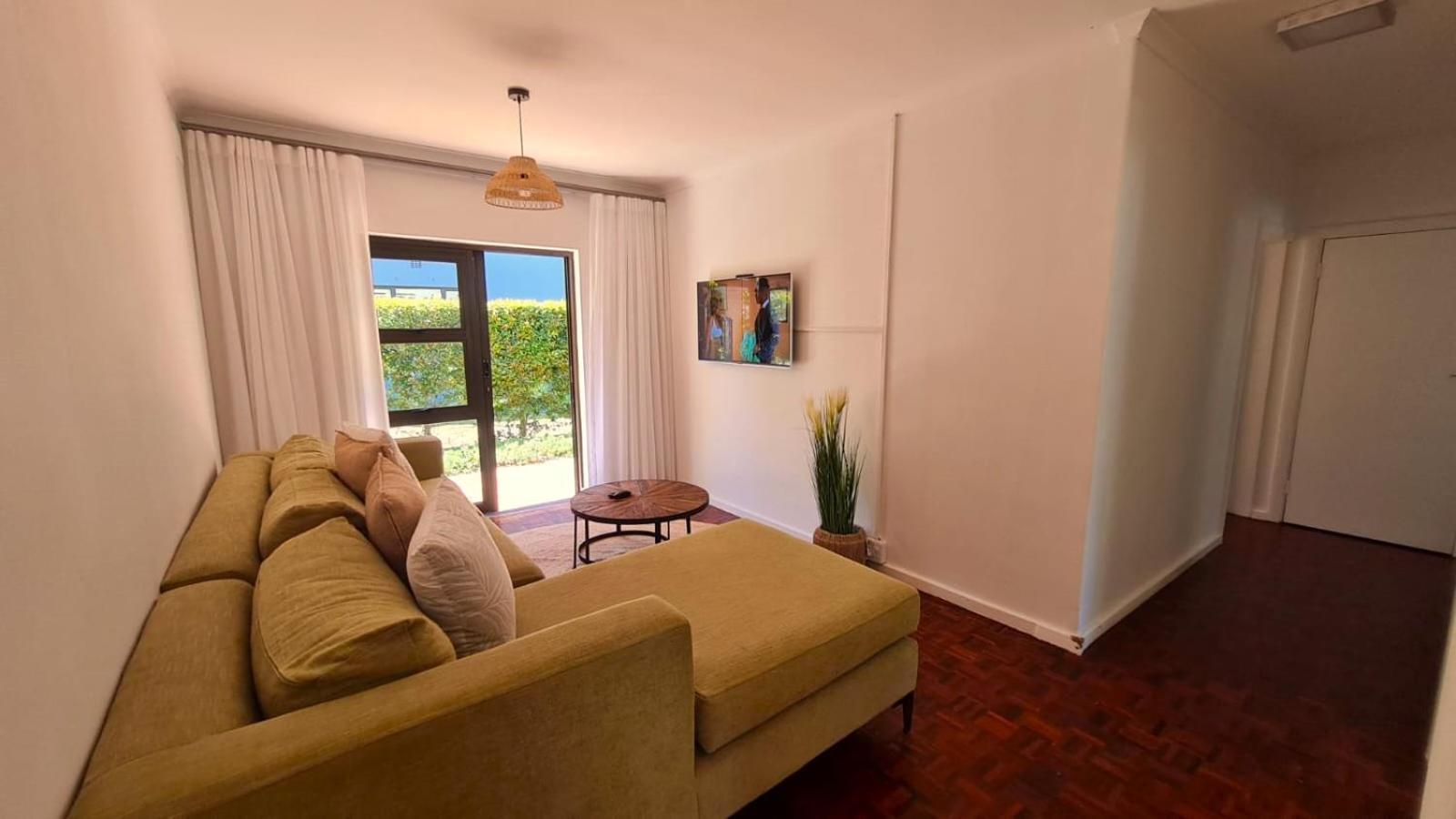 2 On Lismore Guesthouse Tokai Екстер'єр фото