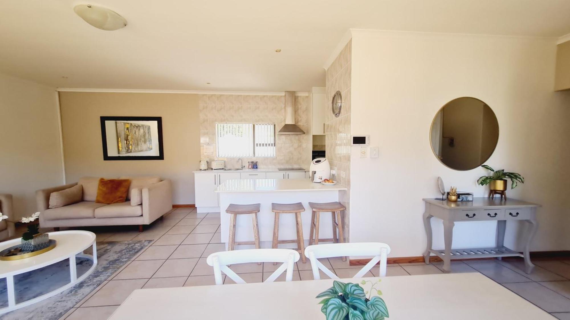 2 On Lismore Guesthouse Tokai Екстер'єр фото