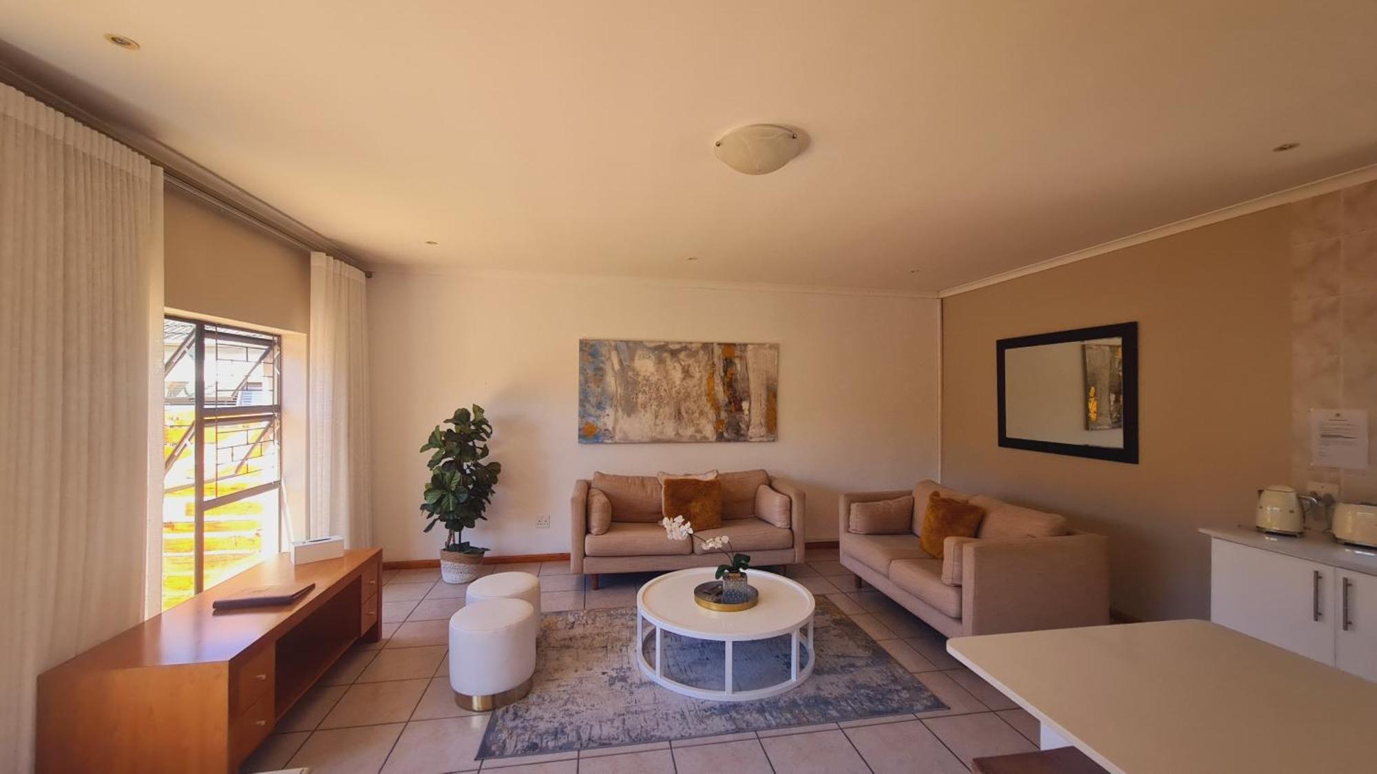 2 On Lismore Guesthouse Tokai Екстер'єр фото