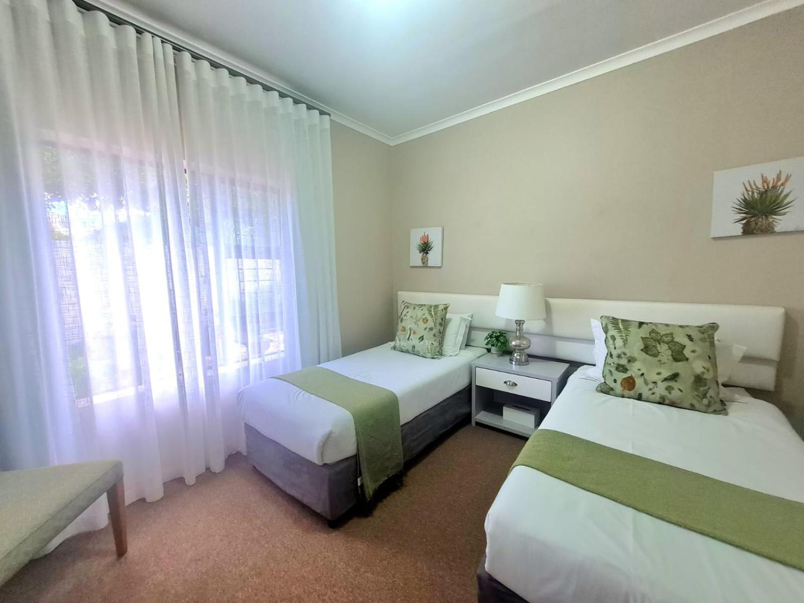 2 On Lismore Guesthouse Tokai Екстер'єр фото