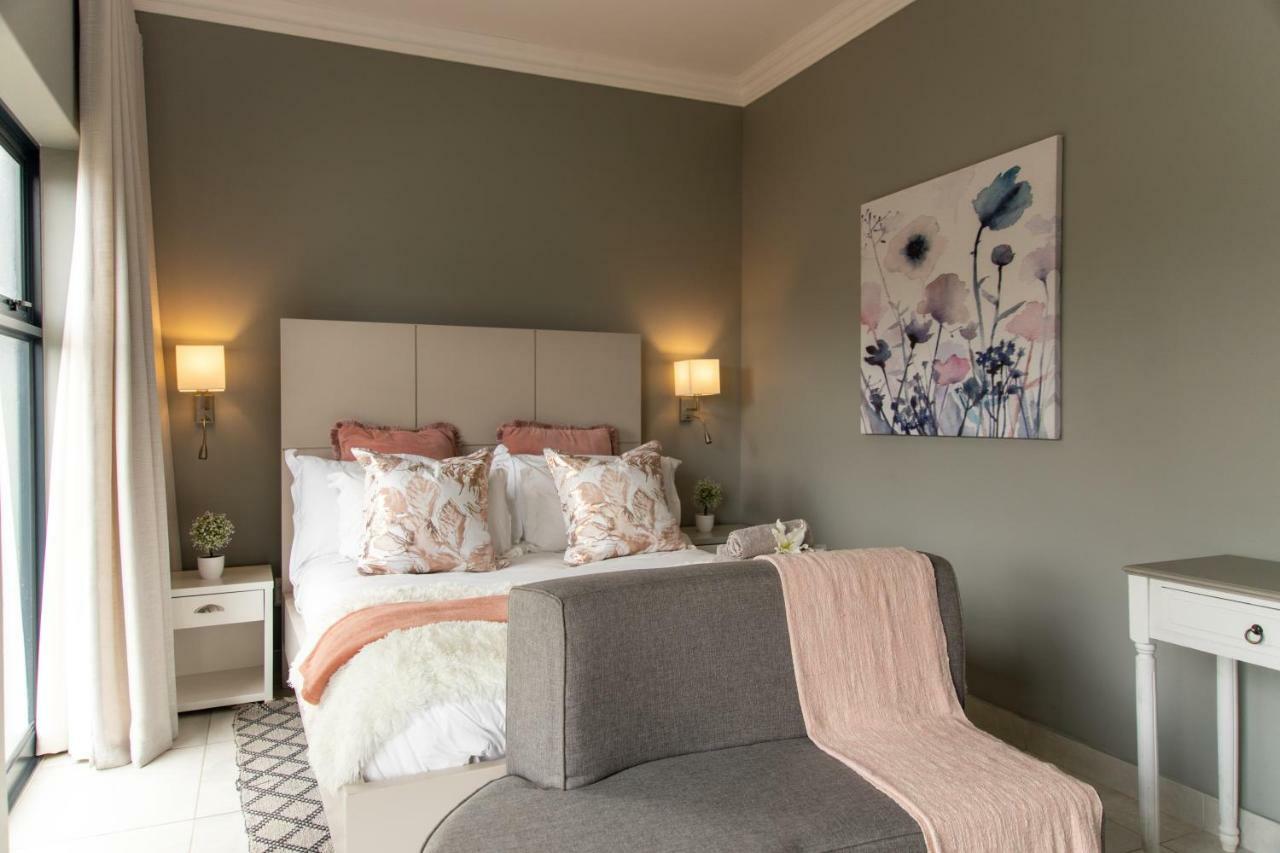 2 On Lismore Guesthouse Tokai Екстер'єр фото
